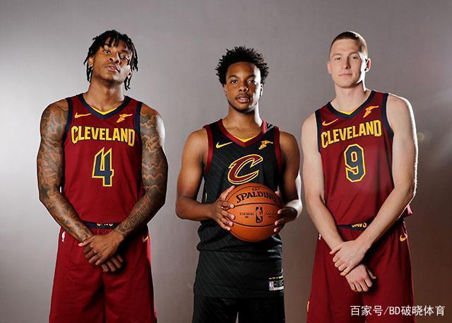 底角错位攻 底角错位攻